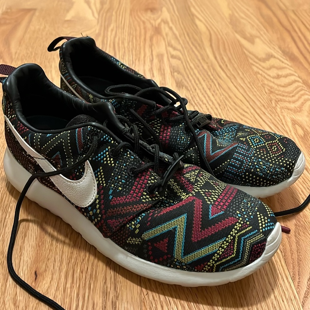 Nike Roshe black history month limited edition